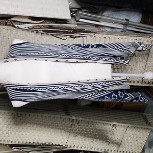 👉LONG SOUTH WESTERN/ GEOMETRIC PATTERN VEST ~BLUE & WHITE ~ASYMETRICAL ~SIZE: S